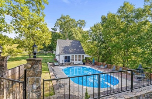 Wildwood House | Farm Stay w/pool - 15 Mins to Chattanooga- Tiny 2