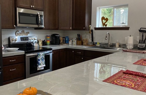 Oak Harbor Apartment | Farm Stay with your Horse! Upstairs Loft for you, updated Barn for your horse!