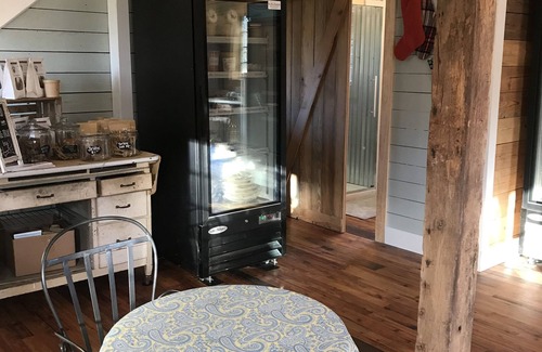 Lexington - Salisbury Cabin | Farm Store Loft perfect after a Busy Day