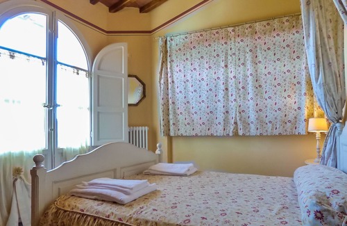 San Michele di Moriano Apartment | Farme, apartment in a small wine farm with swimming pool, A/C