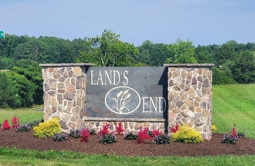 Orange House | Farmers' Landing - Secluded Private Waterfront Home at Lake Anna in Quiet Cove.