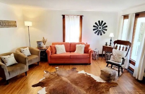 Johnson County Other | Farmhome on 80 acres, Fire Pit, Close to UCM, Whiteman AFB, Kansas City, Pets OK