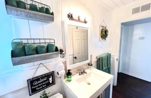 Abbeville Condo | Farmhouse At The Quadruplex; beautiful, spacious