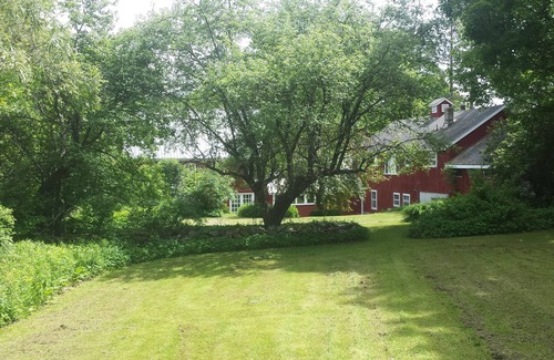 Londonderry House | Farmhouse at Viking Nordic, 5 minutes from Londonderry on a quiet country road.
