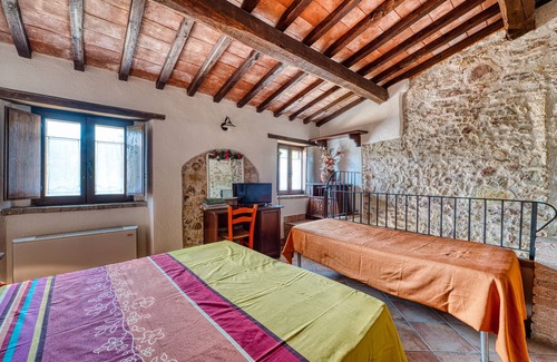 Giano dell'Umbria Other | Farmhouse 'Casale Storico Xvii Sec - Tulipano' with Mountain View and Shared Pool