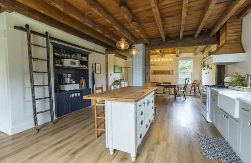 Pictou County Other | Farmhouse feel with all the amenities of home! Water access from large property!