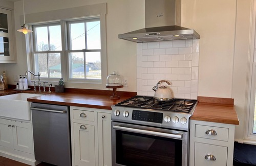 Bath Other | Farmhouse Getaway nLocated between boat ramps and 20 minutes to Miami.