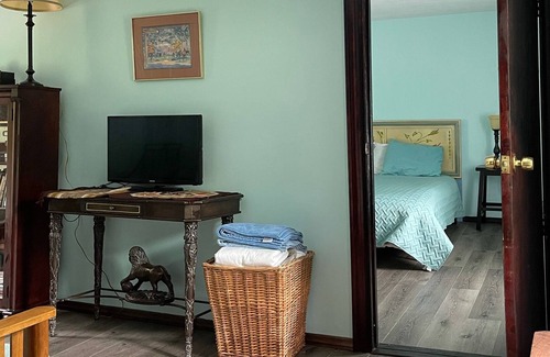 White Lake House | Farmhouse guest suite