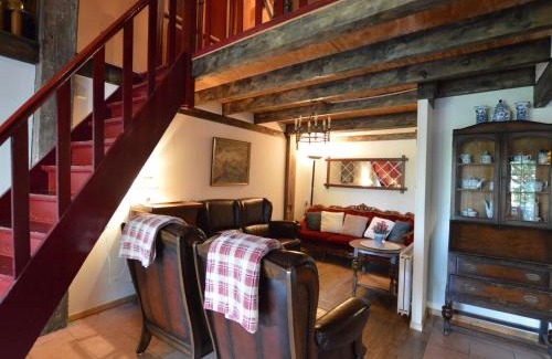 Municipality of Bergen op Zoom House | Farmhouse in Nieuwleusen near Lake and Nature