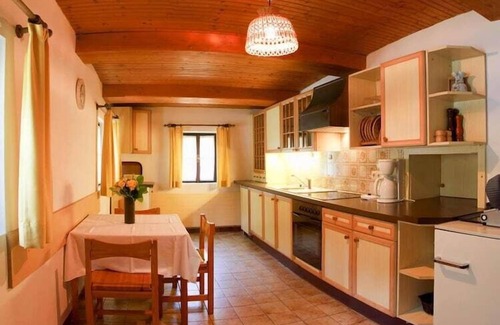 Kraa Apartment | Farmhouse near Afritzer See & Nockberge Trails