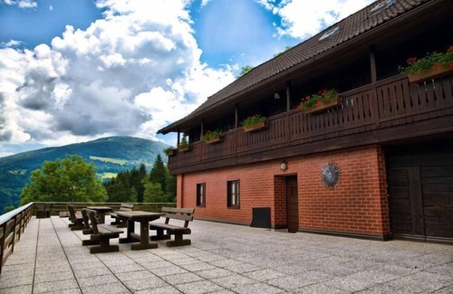 Kraa Apartment | Farmhouse near Afritzer See & Nockberge Trails