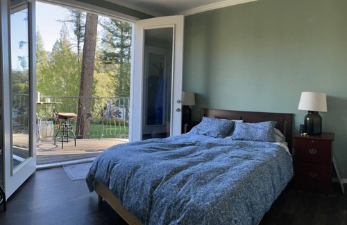 Middletown Other | Farmhouse near Harbin Hot Springs with 3 bedrooms, 2 guest cabins, creek access