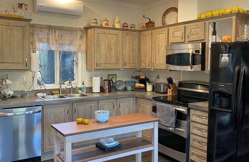Middletown Other | Farmhouse near Harbin Hot Springs with 3 bedrooms, 2 guest cabins, creek access