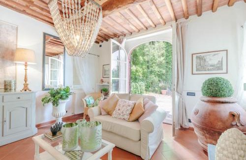 SantʼAndrea di Compito Villa | Farmhouse near Lucca with Tuscan Views