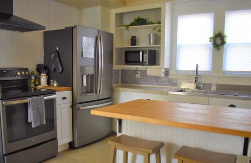 Waterville Apartment | Farmhouse Oasis + Dog Friendly + Fireplace