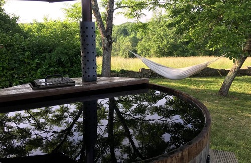 Saint-Cernin-de-Labarde Villa | Farmhouse paradise with meadows, forests, animals