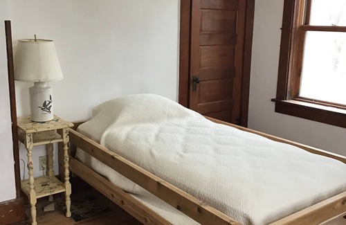 Viroqua Other | Farmhouse stay the Driftless way 3 mi from VRQ: walking trails, yoga room, views