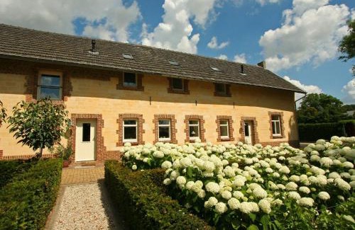 Beertsenhoven House | Farmstay with Garden Views