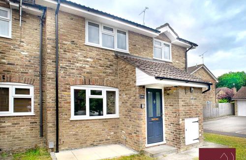 Rushmoor District Apartment | Farnborough - Newly Refurbished 2 Bedroom Home