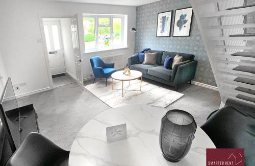 Rushmoor District Apartment | Farnborough - Newly Refurbished 2 Bedroom Home