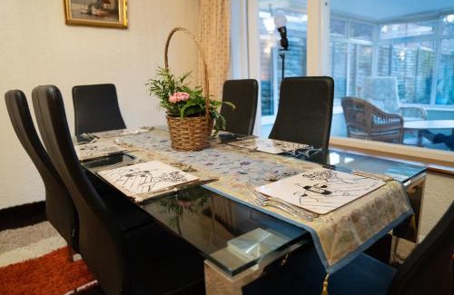Rushmoor District House | Farnborough Stay
