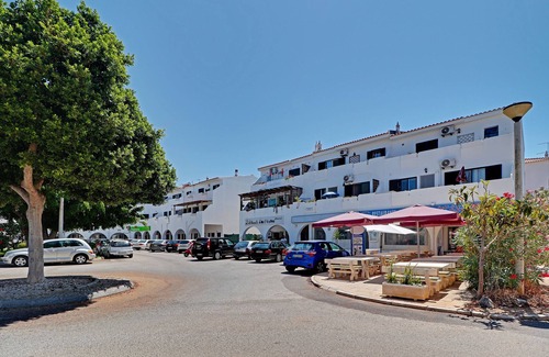 Montenegro Apartment | Faro Airport Flat 1 by Homing