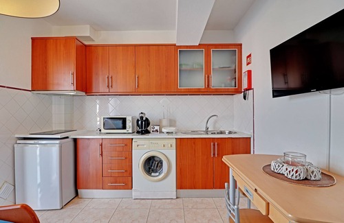 Montenegro Apartment | Faro Airport Flat 2 by Homing