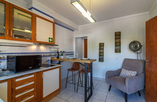Montenegro Apartment | Faro Airport Flat 3 by Homing