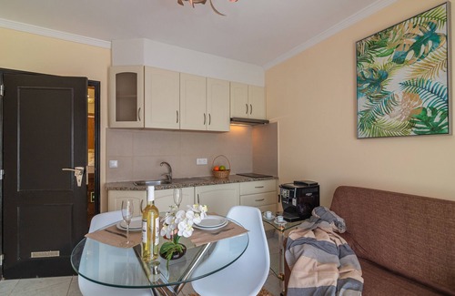 Montenegro Apartment | Faro Airport Flat 4 by Homing