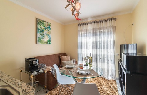 Montenegro Apartment | Faro Airport Flat 4 by Homing