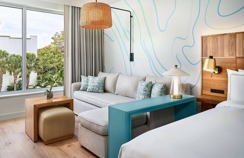Marathon Resort | Faro Blanco Resort & Yacht Club Marathon, Curio by Hilton