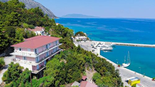 Eleios-Pronnoi Apartment | Faro Del Porto
