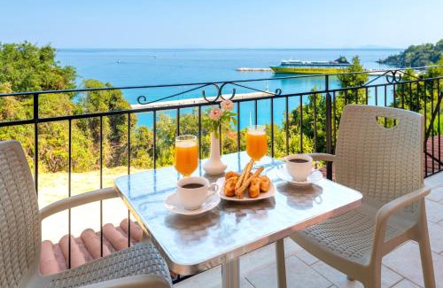 Eleios-Pronnoi Apartment | Faro Del Porto