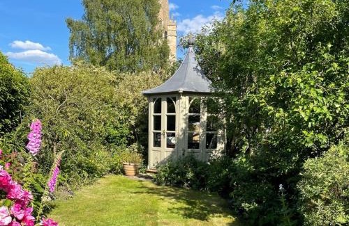 Burford House | Farthingdales