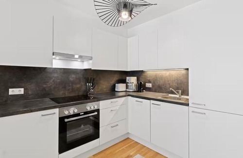 Donaustadt Apartment | Fast Wifi I 3 min walk to Metro I On-Site Parking for 19,90 Eur