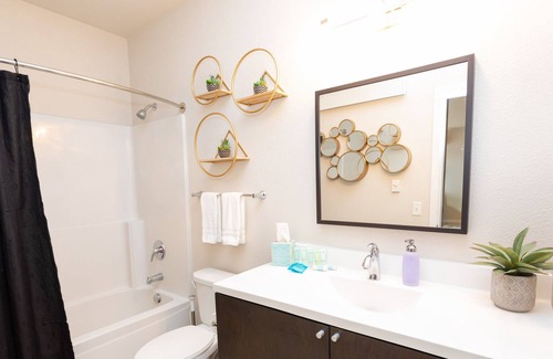 Kingfield Apartment | Fast WiFi🎯Keurig🎯In-Unit W/D🎯Walk to ❤️ of Uptown