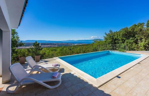 Smrika House | Faszinierende Villa mit traumhaften Meerblick zur Insel Krk mit Privatpool, Tischtennis, Billard, Grill