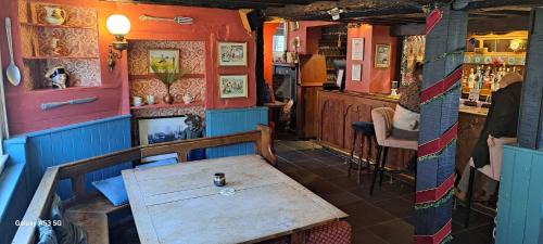 Watlington Bed & Breakfast | Fat Fox inn