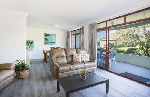 Mollymook Beach Apartment | Fathoms 3 Ocean Breeze