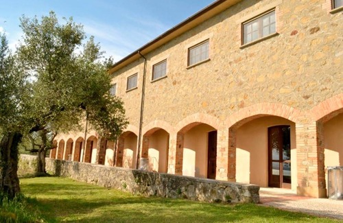 Isola Polvese House | Fattoria Il Poggio