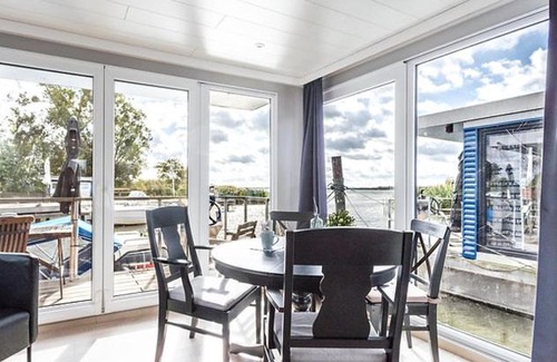 Usedom House | Fauler Schlafplatz - Hausboote und Fischkutter direkt am Meer