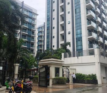 Pasay Apartment | Favila Condotel unit in Palmtree Villas Newport City walking distance to Airport terminal 3 Accessable to Airport terminal 1 &2