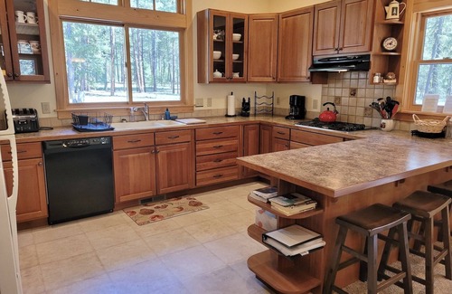 Mazama House | Fawn Glen Cabin in Mazama, Wa! Close to Ski/Sports Trail!