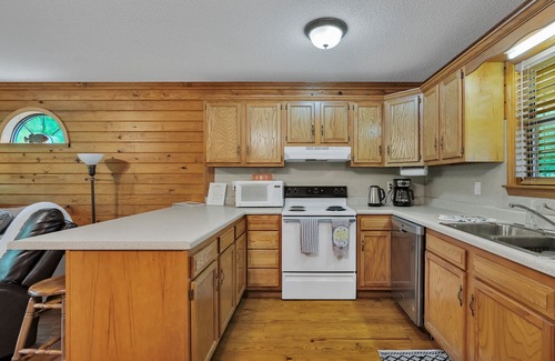 Double Springs House | Fawn Hideaway: 3 BR, 2 BA in Double Springs, Sleeps 9