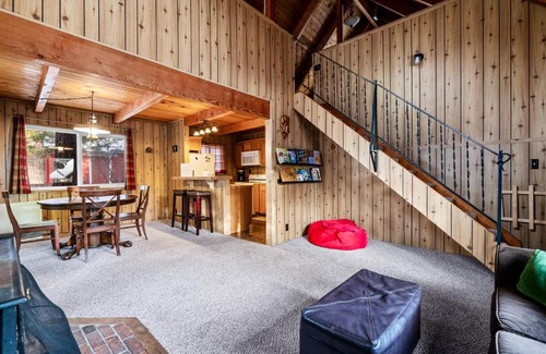 Fawnskin House | Fawnskin Cabin - A quaint cabin in a peaceful location, close to Big Bear's attractions! cabin