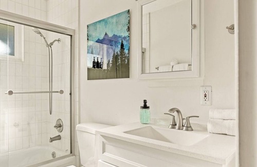 Fawnskin Apartment | Fawnskin Forest Haven + Pet Friendly + Hot Tub + Walk to Lake