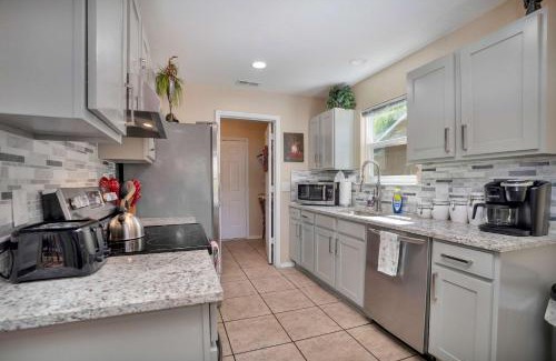 Fayetteville House | Fayetteville Getaway