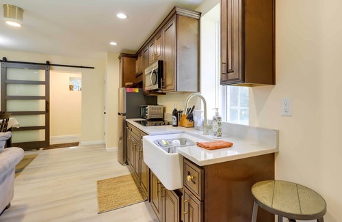 Fayetteville Apartment | Fayetteville Guest House: Walk to Nature Preserve!
