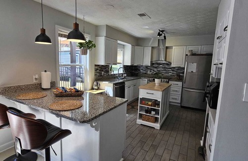 Church Street House | Fayetteville house on Acre +Pool+BBQ