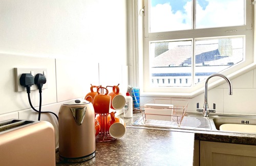 West Cliff Apartment | Fayvan Apartments